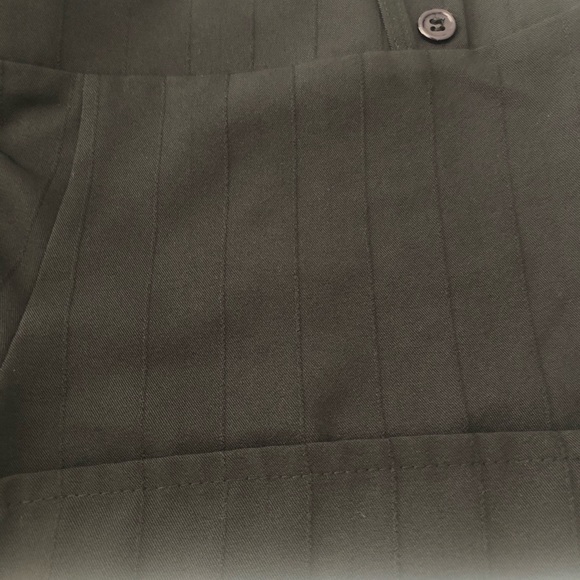 Shorts - Picture 3 of 3